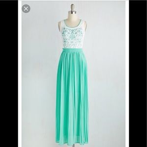 NWOT ModCloth Summer Maxi Dress in size Large